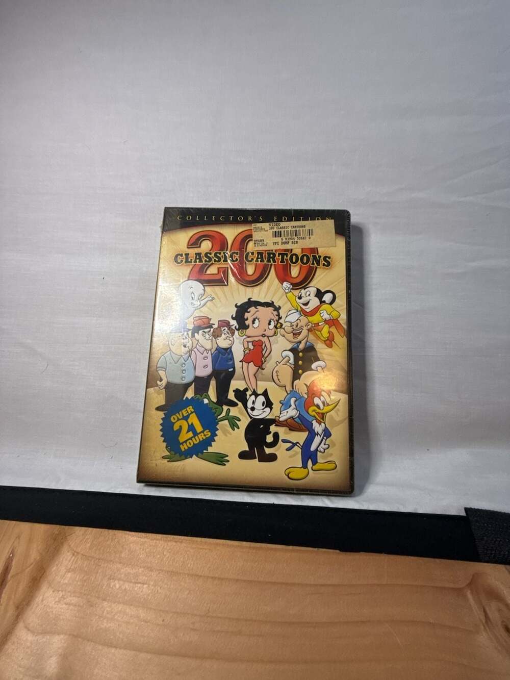 Mill Creek Entertainment 200 Classic Cartoons Collector's Edition 4-Disc DVD Set